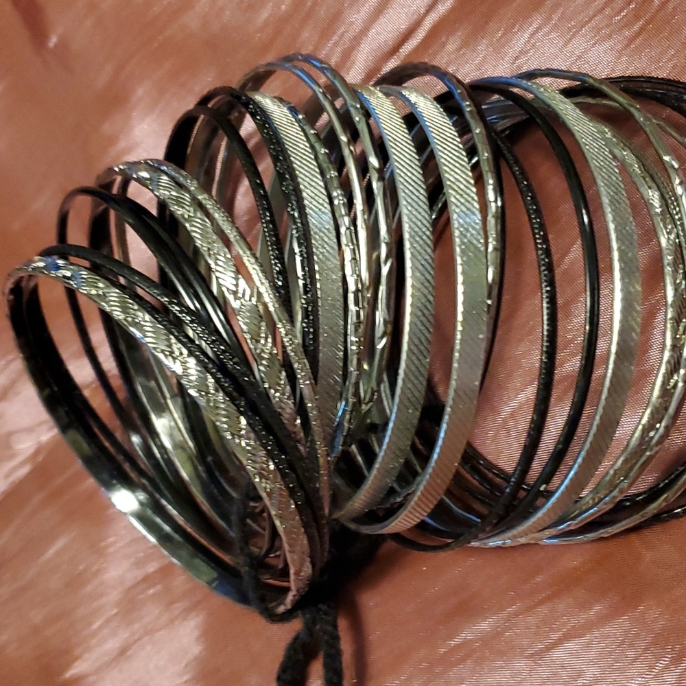 Bracelets bundle - Picture 2 of 3